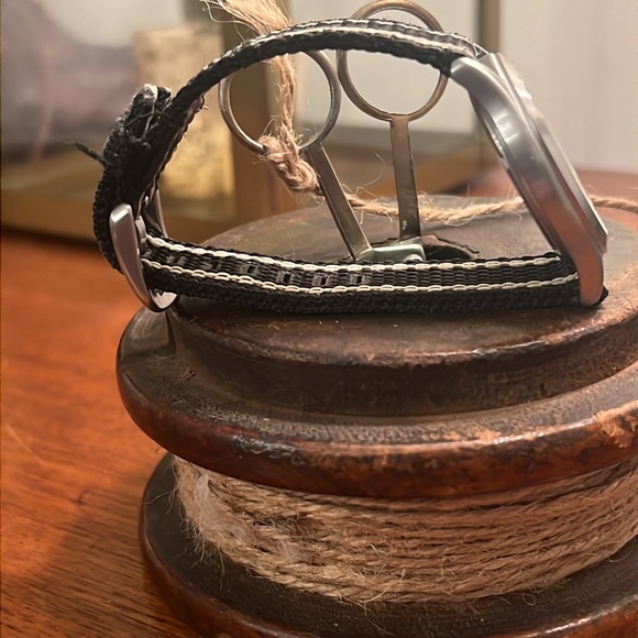 Columbia CL-1247 Silver Men’’ Watch w/Date - Picture 3 of 8